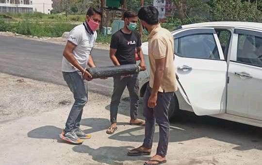 भीम आर्मी प्रवक्ता बन रहे है मरीजो के मसीहा कई मरीजो को उपलब्ध कराए ऑक्सीजन सिलेंडर