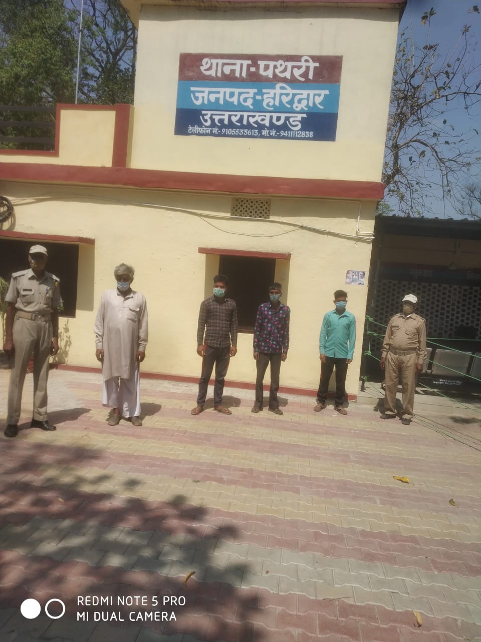 पथरी। क्षेत्र के फूलगढ़ गांव में दो पक्ष जमीनी विवाद को लेकर आपस में झगड़े