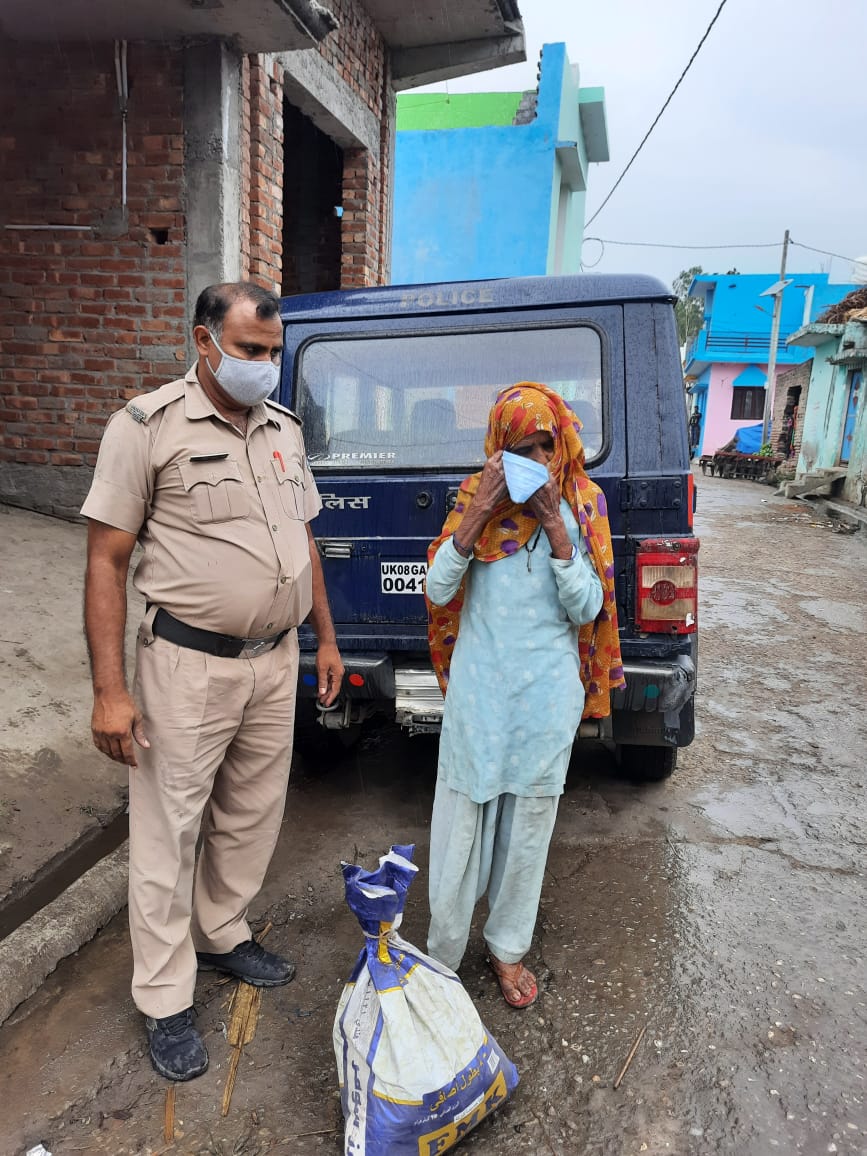 मिशन हौशला रुके नही शान देश की झुके नही इस आवाहन को आगे बढ़ाते  हुवे पथरी पुलिस