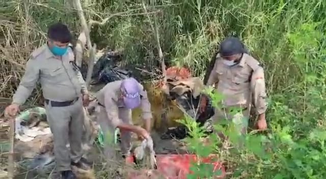 पथरी जंगल में तोड़ीं शराब की भट्ठियां आरोपी फरार मुकदमा दर्ज