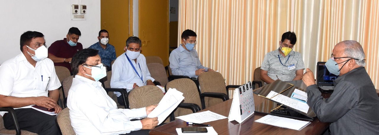 देहरादून। सूचना प्रौद्योगिकी मंत्री बंशीधर भगत की अध्यक्षता में विधानसभा स्थित कक्ष में खाद्य् एवं नागरिक आपूर्ति विभाग की विभागीय समीक्षा बैठक में आवश्यक निर्देश दिए और कहा एक सप्ताह के भीतर राज्य के सभी राशन कार्ड ऑनलाइन कर दिये जाएगे