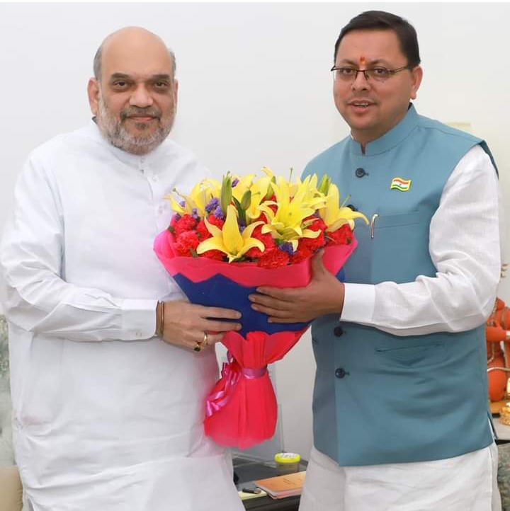 मुख्यमंत्री पुष्कर सिंह धामी ने आज नई दिल्ली में केन्द्रीय गृह एवं सहकारिता मंत्री अमित शाह से शिष्टाचार भेंट की।