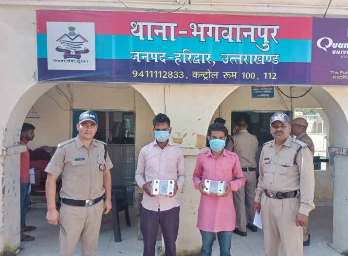 सेल्समैन के ऑफिस से लाखो रूपये चोरी करने वाले 02 शातिर चोरो को किया गिरफ्तार,