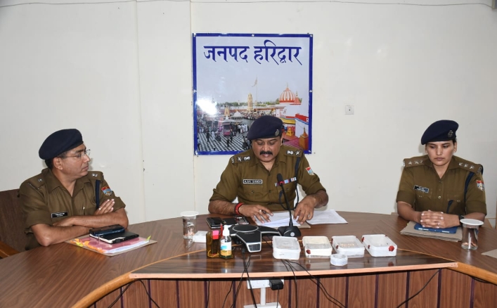 मिनी बैंक चोरी में तीन शातिर चोर एक लाख के माल के साथ गिरफ्तार,