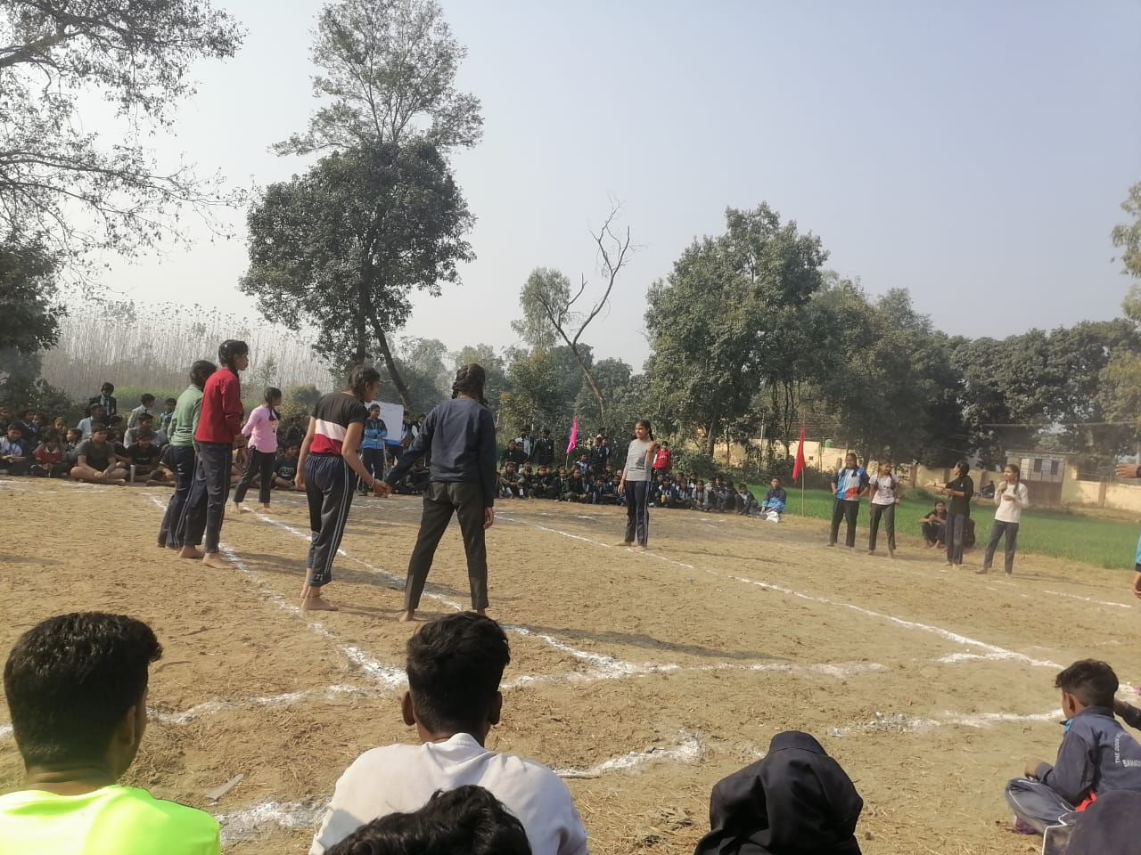 बहादराबाद दादू वेली चिल्ड्रन एकेडमी में 1 सप्ताह के लिए अनेक प्रकार के खेलों का आयोजन किया जा रहा है जिसका समापन 25 दिसंबर को किया जाएगा जिसमें कबड्डी खेलकूद आदि खेलो व झांकियां का आयोजन भी किया जाएगा जिसमें बच्चों की एक्टिविटी को लेकर कार्यक्रम कराए जा रहे हैं।