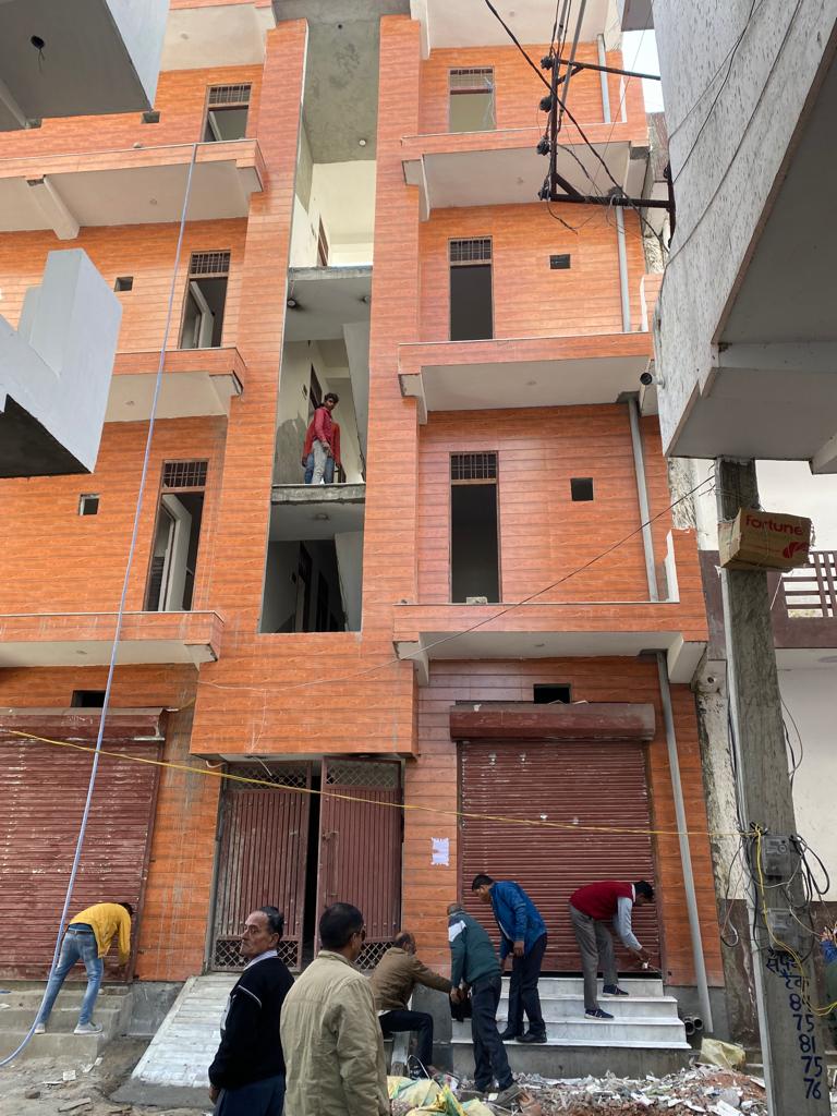 जिलाधिकारी/उपाध्यक्ष हरिद्वार-रूड़की विकास प्राधिकरण विनय शंकर पाण्डेय के आदेशों के क्रम में हरिद्वार-रूड़की विकास प्राधिकरण द्वारा लगातार कई अवैध सम्पत्तियों को सील करने, अवैध निर्माण को ढहाने तथा अवैध प्लाटिंग को ध्वस्त करने की कार्रवाई जारी है। उसी सिलसिले में शुक्रवार को भी अवैध निर्माण/कालोनी को सील करने की कार्रवाई की गयी।