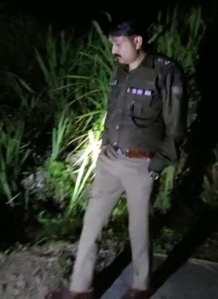 देर शाम को भगवानपुर पुलिस व बदमाशों के बीच हुई मुठभेड़ में एक बदमाश को लगी गोली घायल बदमाश को पुलिस द्वारा अस्पताल ले जाया गया एसएसपी हरिद्वार अजय सिंह ने मौके पर जाकर घटना का जायजा लिया।