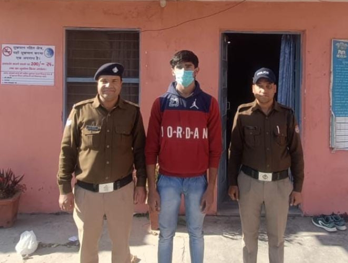 गिरफ्त में आया डकैती प्रकरण में वांछित ₹20000/- का इनामी,