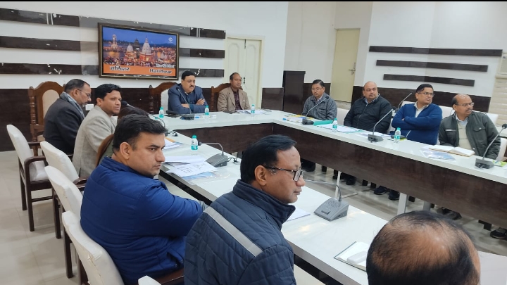 जिलाधिकारी विनय शंकर पाण्डेय की अध्यक्षता में बृहस्पतिवार को कलक्ट्रेट सभागार में ’’सुरक्षित भोजन एवं स्वस्थ आहार’’ सलाहकार समिति की बैठक आयोजित हुई।