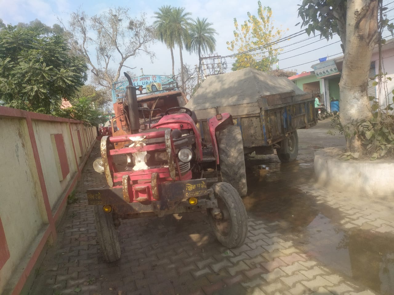 अवैध खनन मैं 2 डम्पर ,1 ट्रेक्टर ट्राली को किया सीज