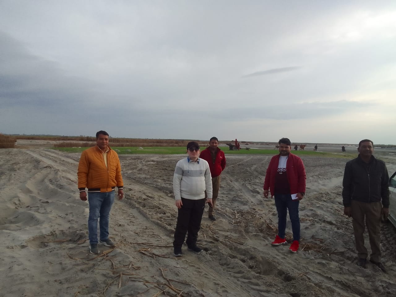 उपजिलाधिकारी रुड़की / खनन अधिकारी हरिद्वार ने राजस्व टीम के साथ मौके पर पहुंचकर अवैध खनन में की कार्यवाही !