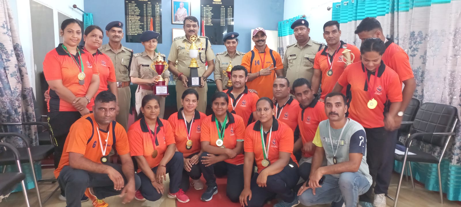 22वीं प्रादेशिक अंतर्जनपदीय पुलिस/वाहिनी खेलों का समापनवे ट लिफ्टिंग, बॉडी बिल्डिंग, आर्म कुश्ती, कबड्डी प्रतियोगिता में हरिद्वार पुलिस का जलवा   13 जिलों की पुलिस में टॉप पर रही हरिद्वार पुलिस0 9 गोल्ड 05 सिल्वर व 12 कांस्य के साथ ओवरऑल तीसरा स्थान किया प्राप्त