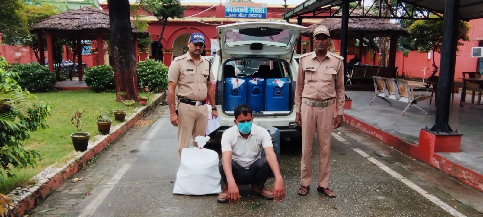 गाड़ी से डीजल चोरी करने वाले 01 शातिर चोर को पुलिस ने किया गिरफ्तार।