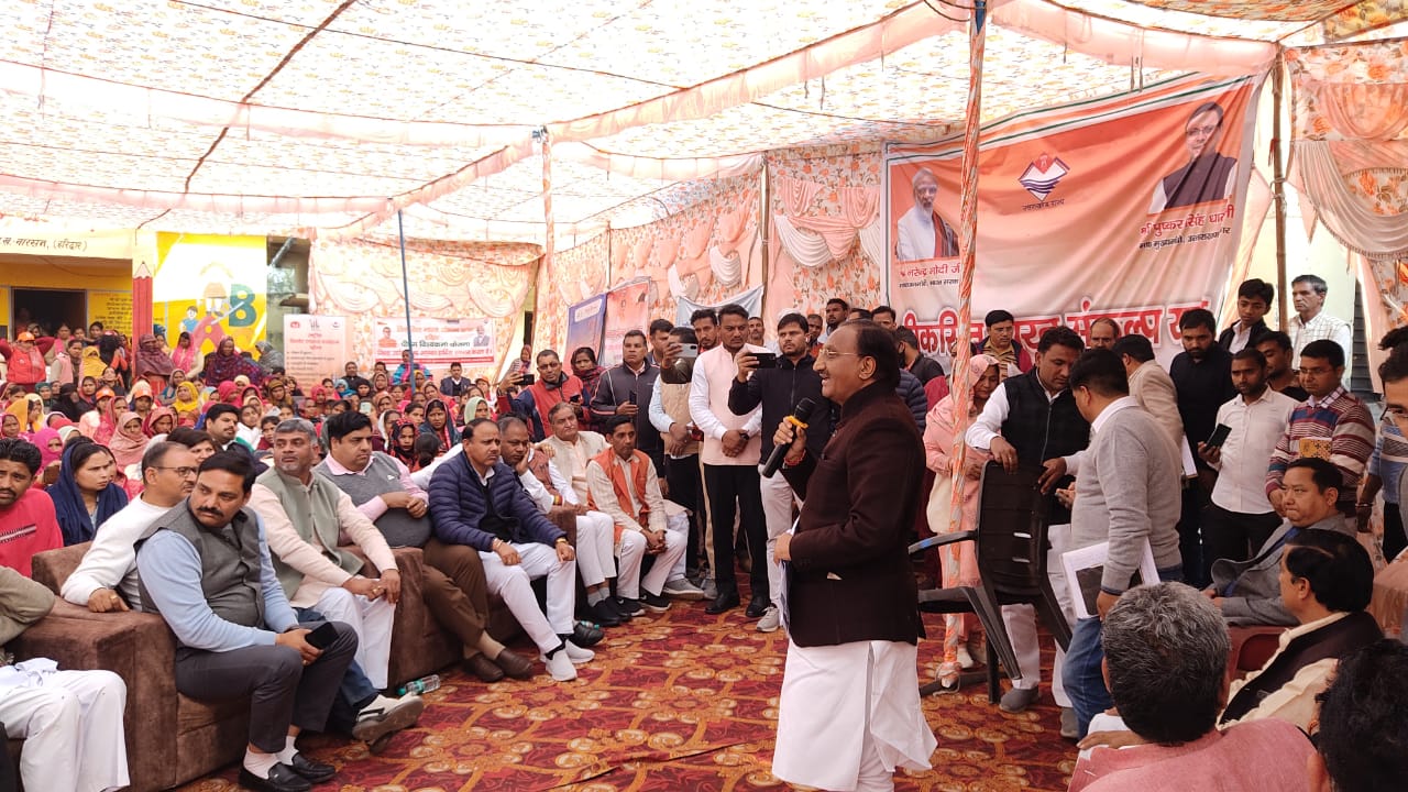 हरिद्वार प्रधानमंत्री नरेन्द्र मोदी ने बुधवार को वीडियो कांफ्रेंसिंग के माध्यम से विकसित भारत संकल्प यात्रा के दौरान जनपद हरिद्वार के विधान सभा झबरेड़ा के अन्तर्गत विकास खण्ड नारसन की ग्राम पंचायत लाठरदेवाहूण में भारत व राज्य सरकार की विभिन्न योजनाओं से लाभान्वित लाभार्थियों से संवाद स्थापित किया। 