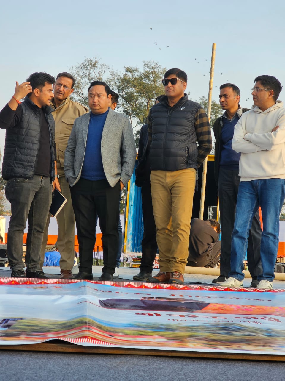 हरिद्वार। ऋषिकुल में होने वाले “मातृशक्ति सम्मेलन” कार्यक्रम के संदर्भ में जिलाधिकारी धीराज सिंह गर्ब्याल एवं एसएसपी प्रमेन्द्र सिंह डोबाल द्वारा पुलिस एवं प्रशासन के अन्य अधिकारीगण के साथ भ्रमण कर अधीनस्थों को आवश्यक दिशा निर्देश दिए