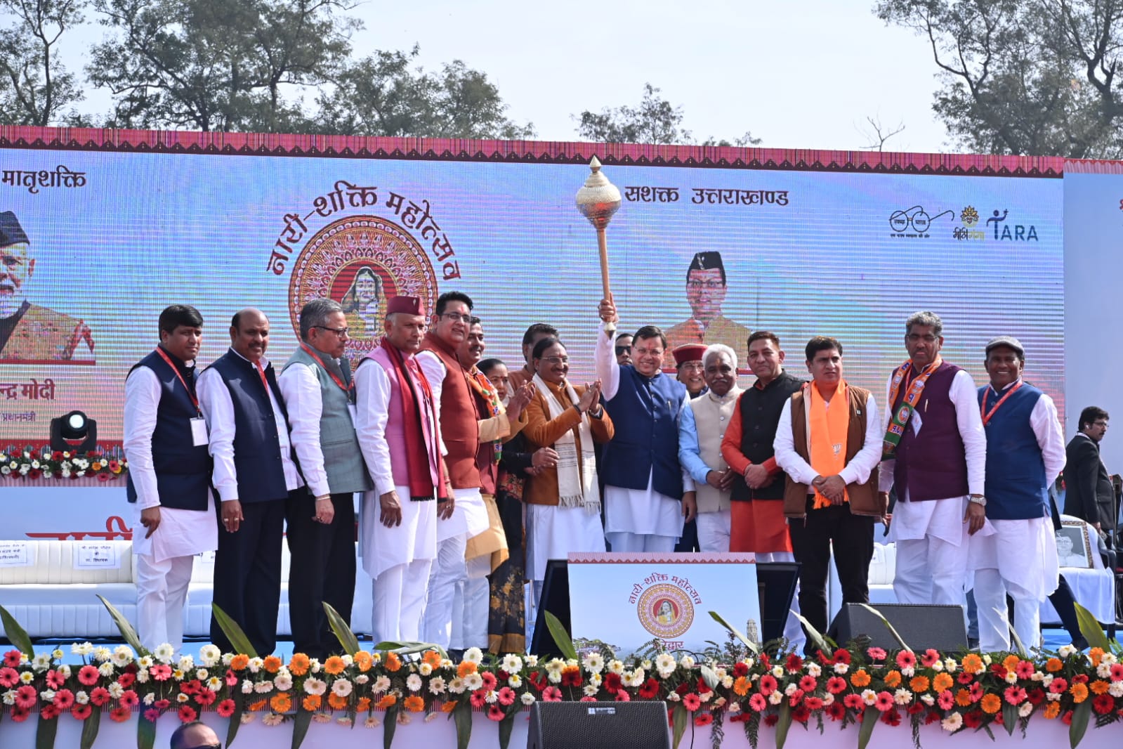 हरिद्वार मुख्यमंत्री पुष्कर सिंह धामी ने सोमवार को ऋषिकुल मैदान हरिद्वार में नारी शक्ति महोत्सव कार्यक्रम में विशाल जनसभा को किया संबोधित।