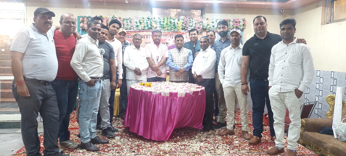 प्रेस क्लब बहादराबाद के तत्वधान में होली मिलन कार्यक्रम हुवा सम्पन जिसकी अध्यक्षता बीबी चंदेला ने की संचालन संजय लाम्बा ने किया।