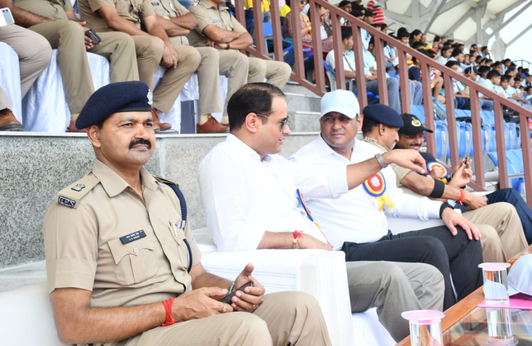 उत्तराखण्ड पुलिस स्पोर्ट्स कंट्रोल बोर्ड के सचिन DIG जन्मेजय प्रभाकर कैलाश खंडूरी के कर कमलों से हुआ   वंदना कटारिया स्टेडियम में चलेगा 04 दिवसीय टूर्नामेंट, हॉकी स्टिक का बिखरेगा जादू