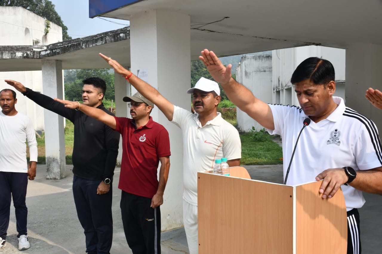 लौह पुरुष सरदार बल्लभ भाई पटेल को हरिद्वार पुलिस ने किया याद  एसएसपी प्रमेन्द्र सिंह डोबाल के नेतृत्व मैं कार्यक्रम किया आयोजित