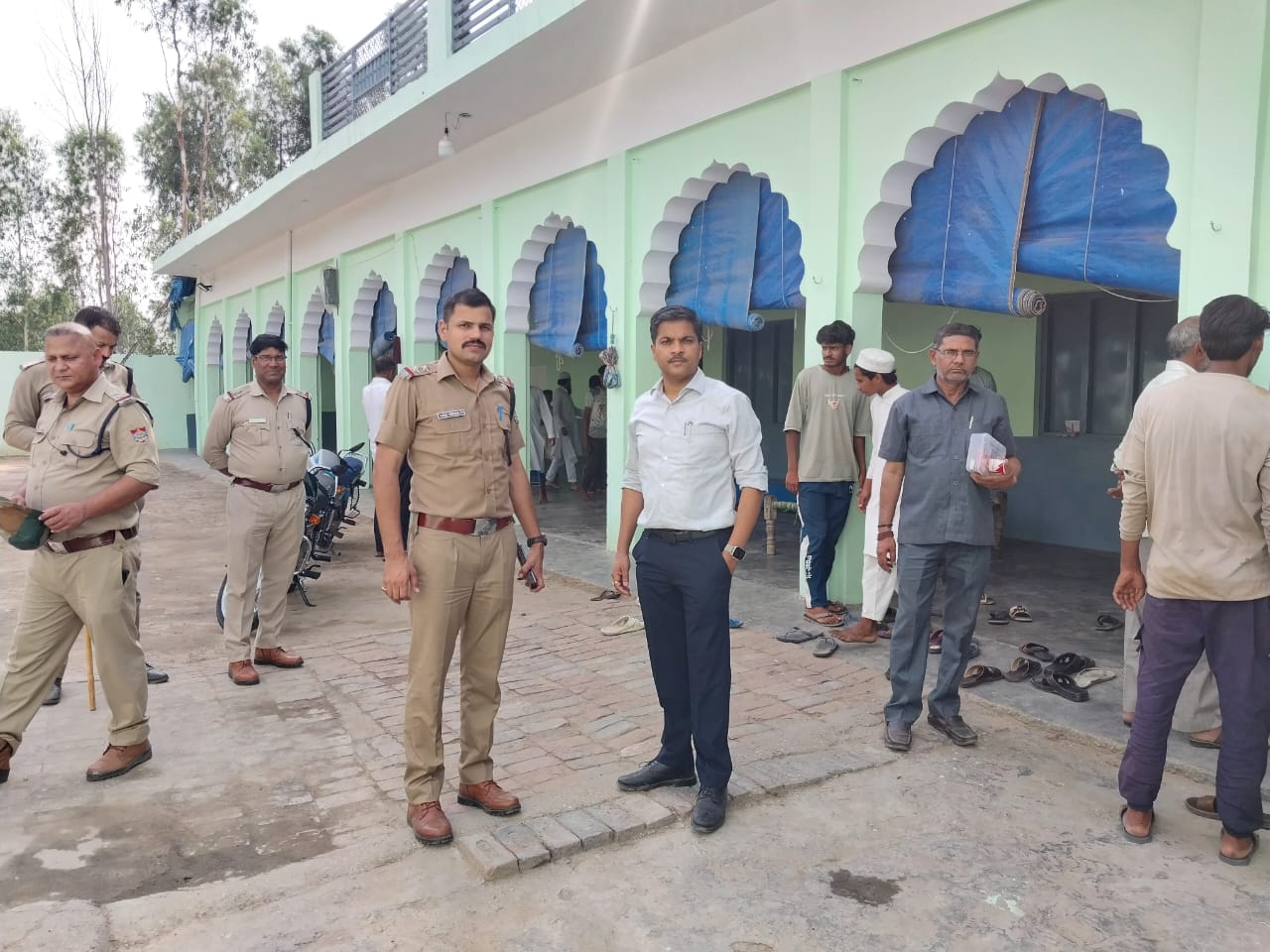  उप जिलाधिकारी जितेंद्र कुमार के नेतृत्व में प्रशासन की टीम ने तहसील हरिद्वार के अन्तर्गत चल रहे अवैध मदरसों के खिलाफ की ताबड़तोड़ कार्यवाही।