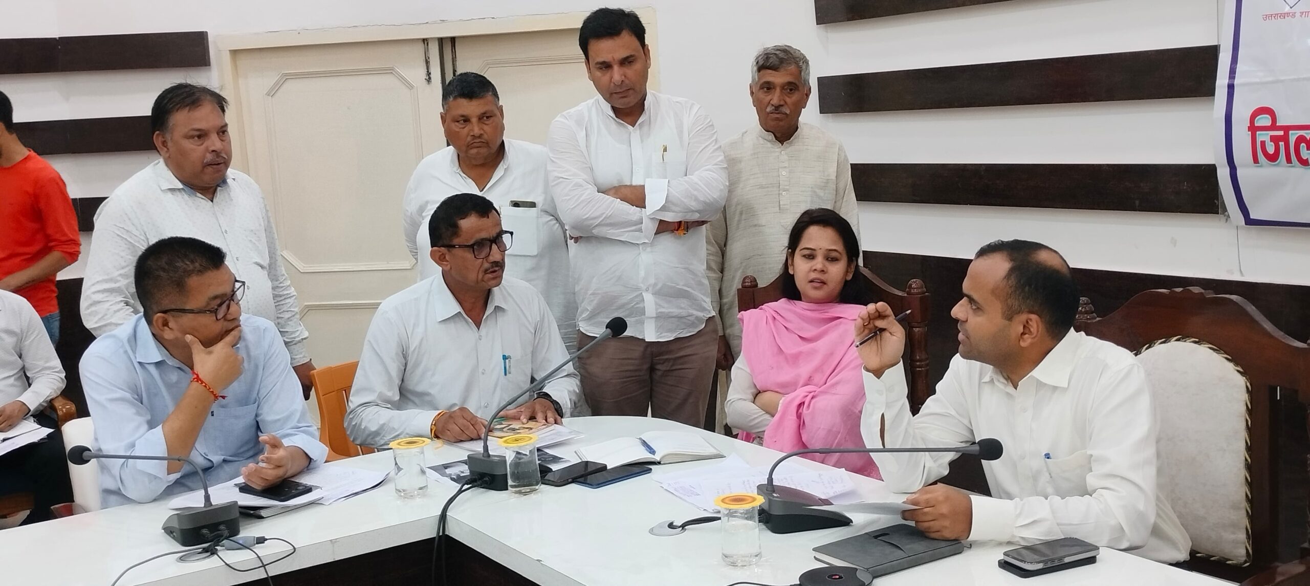  जिलाधिकारी की अध्यक्षता में जन सुनवाई कार्यक्रम हुआ आयोजित  जन सुनवाई कार्यक्रम में विभिन्न क्षेत्रों से आए फरियादियों द्वारा विभिन्न विभागों से संबंधित 07 समस्याएं कराई गई दर्ज