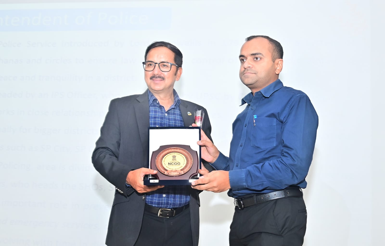 मलेशिया सिविल सेवा प्रशिक्षु अधिकारियों का एक दल हरिद्वार भ्रमण पर पहुंचा  विकास भवन में आयोजित प्रशिक्षण कार्यक्रम में प्रशिक्षु अधिकारियों का पुष्पगुच्छ एवं गंगाजल भेंटकर स्वागत किया गया।