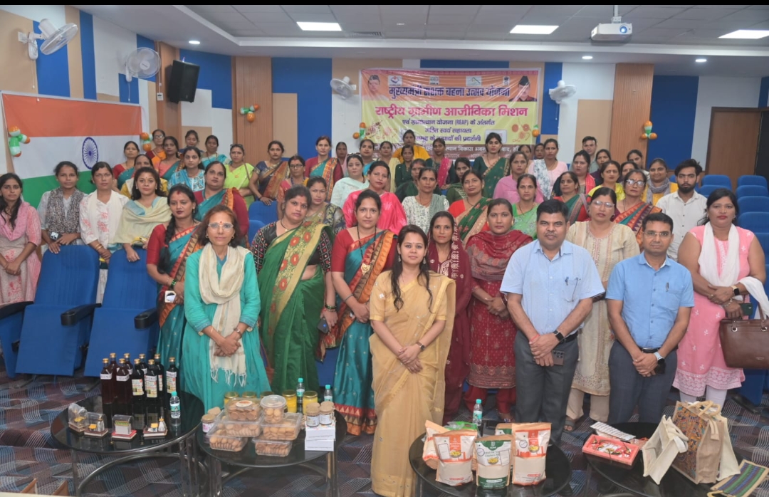 मुख्यमंत्री पुष्कर सिंह धामी ने वीडियो कॉन्फ्रेंसिंग के माध्यम से “सशक्त बहन उत्सव” का किया उद्घाटन  जनपद के विकासखंड लक्सर के बेबी स्वयं सहायत समूह की करिश्मा से सीएम ने किया संवाद