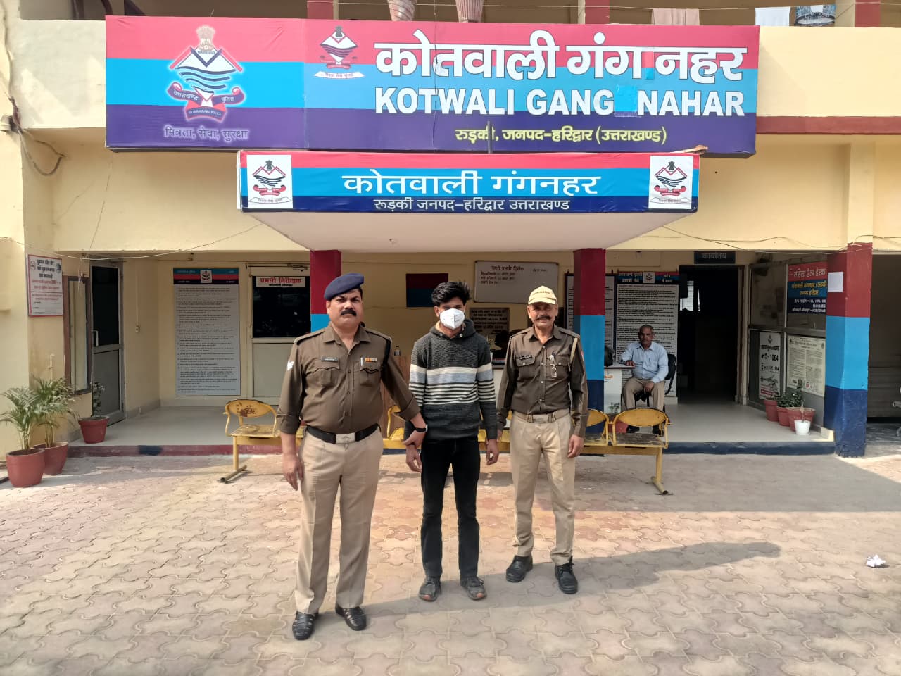 छः टायरा ट्रक चोरी का 24 घंटे के भीतर हरिद्वार पुलिस ने किया खुलासा।  ट्रक बरामद कर पुलिस ने मंगलौर निवासी आरोपी अभियुक्त को किया गिरफ्तार।