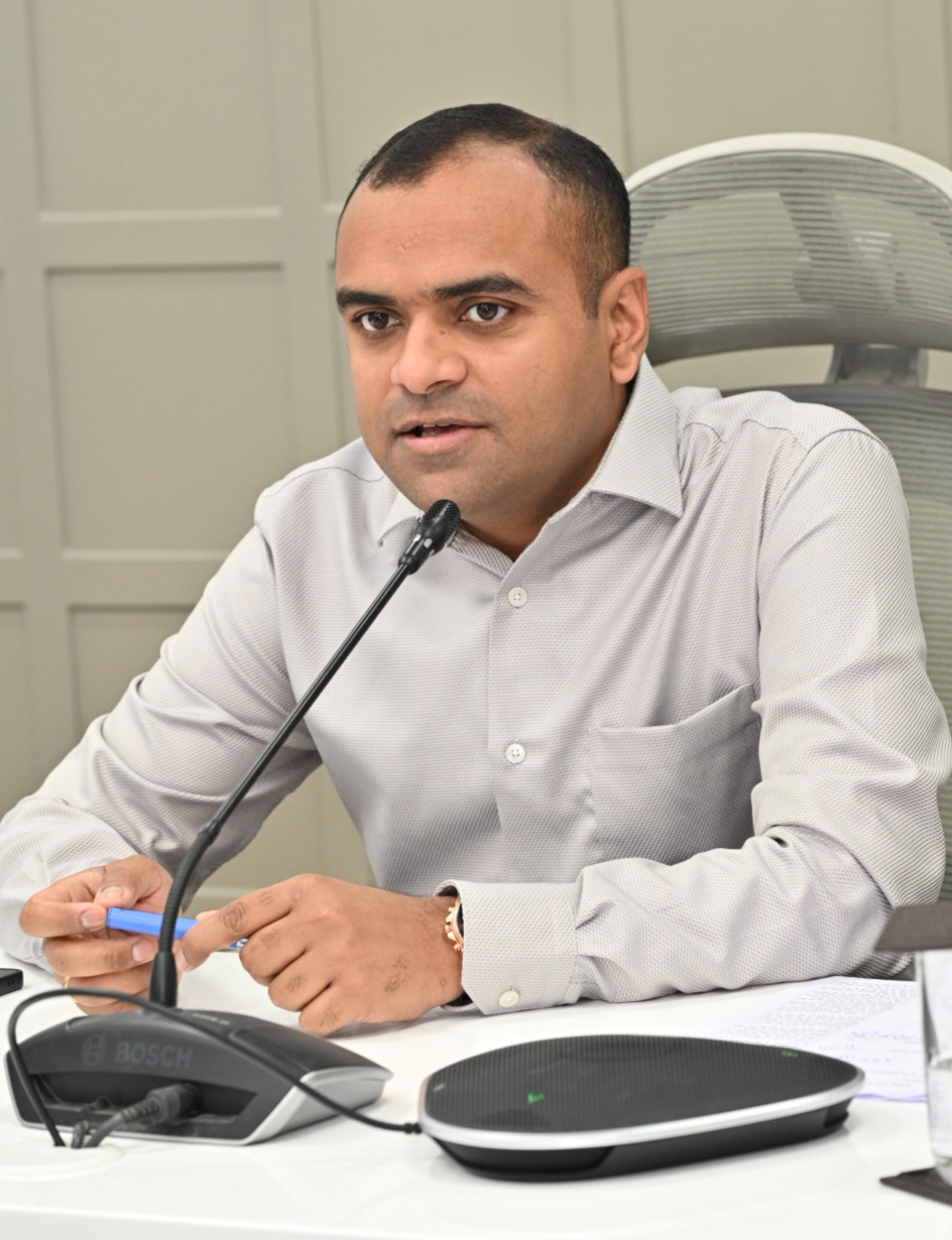 जिलाधिकारी/प्रमुख जनगणना अधिकारी मयूर दीक्षित ने अधिकारियों एवं कार्मिकों को जनगणना कार्य हेतु सूची उपलब्ध कराने के दिए निर्देश।