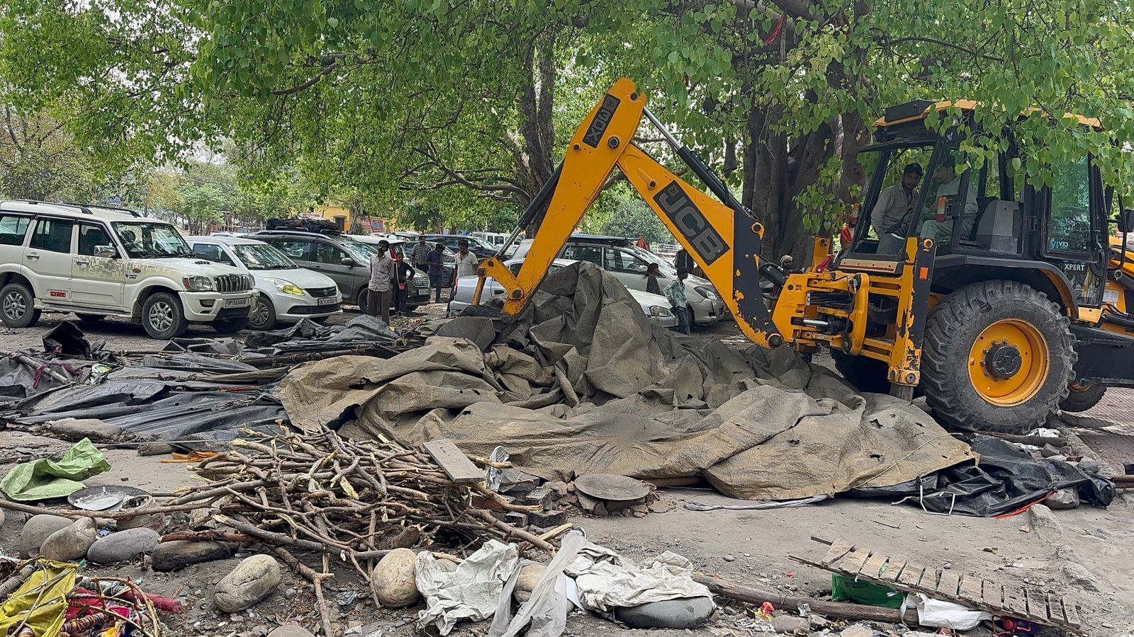 लगातार पाँचवें दिन भी जारी रहा नगर निगम का अतिक्रमण विरोधी अभियान।