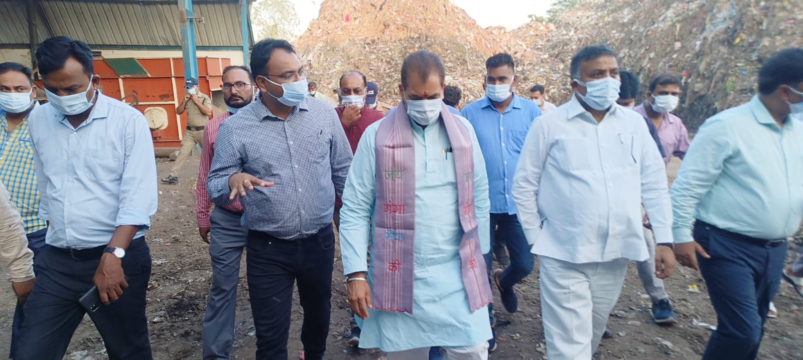 शहरी विकास मंत्री डॉ प्रेमचंद अग्रवाल ने हरिद्वार नगर निगम के ग्राम सराय में स्थापित सॉलिड वेस्ट प्रोसेसिंग प्लांट का निरीक्षण किया।