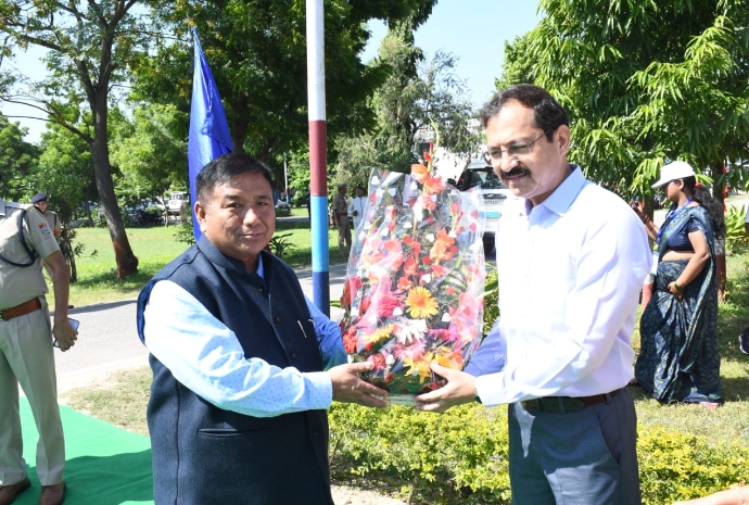 पुलिस लाईन रोशनाबाद में आयोजित तीन दिवसीय चतुर्थ अन्तर पी0एम0एस0 स्पोट्र्स प्रतियोगिता का किया शुभारम्भ।