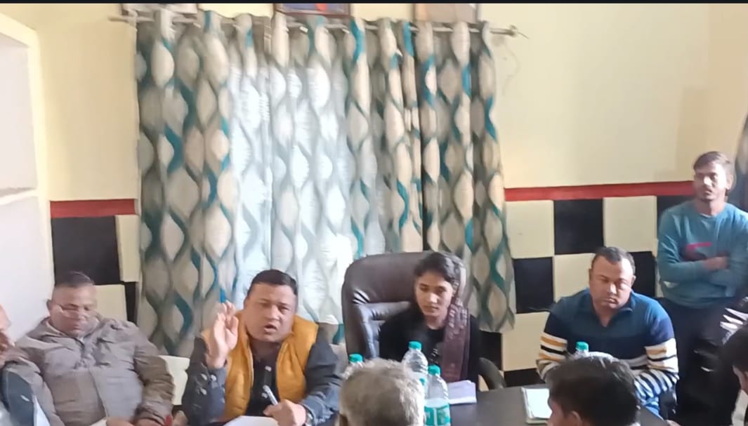 ग्राम पंचायत भगतनपुर आबिदपुर के पंचायत घर मे मंगलवार को खुली बैठक का आयोजन किया गया जिसमें ग्राम प्रधान, व ब्लाक के अधिकारियों ने ग्राम पंचायत के लोगो की समस्याओ को सुनकर प्रस्ताव में चढ़ाया।