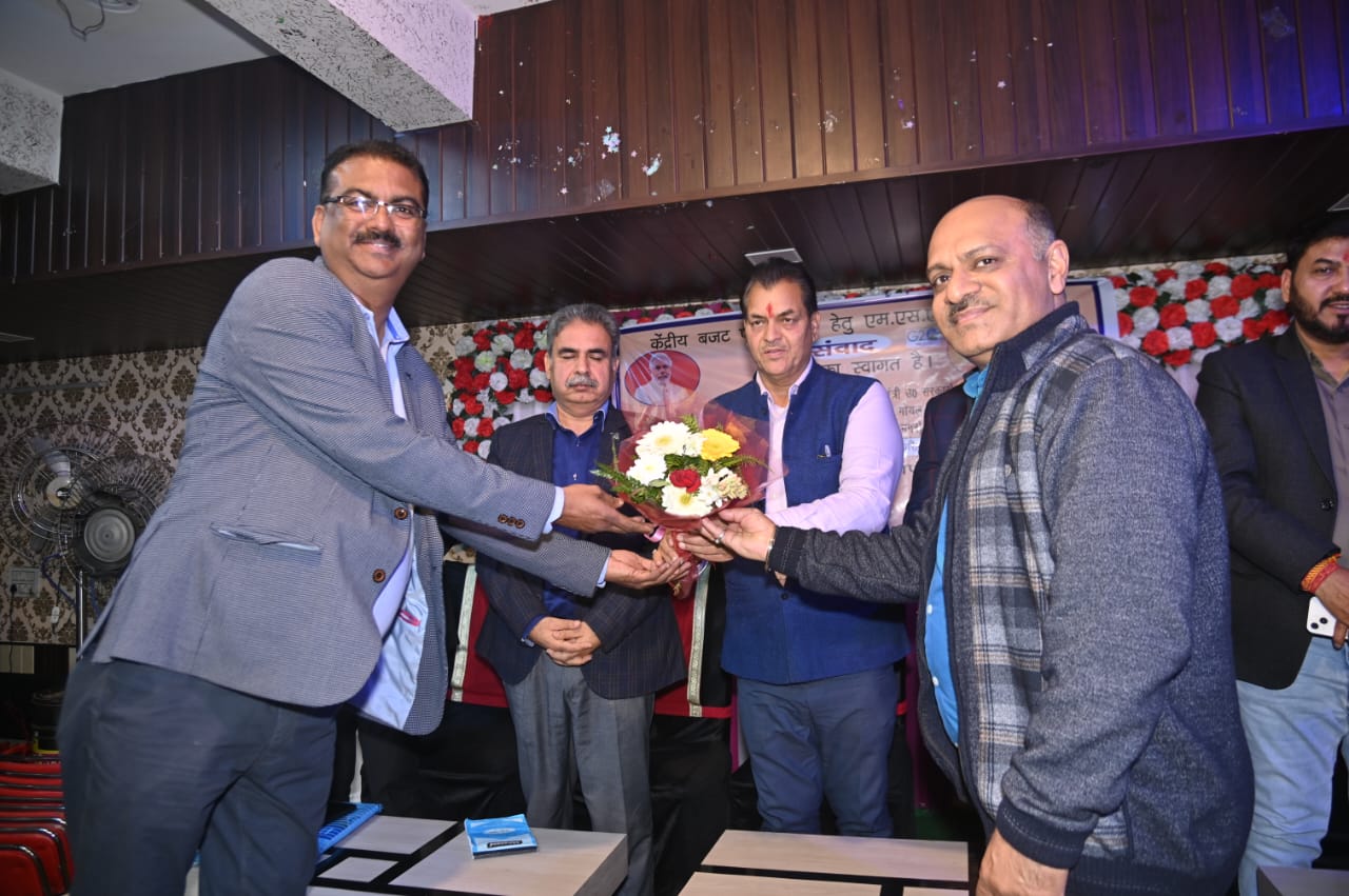 प्रेमचन्द अग्रवाल मंत्री वित्त, शहरी विकास एवं आवास, विधायी एवं संसदीय कार्य, जनगणना एवं पुनर्गठन ने होटल क्लासिक हैरिटेज शिवालिक नगर में केन्द्रीय बजट पर परिचर्चा हेतु एम0एस0एम0ई0 उद्योगों से संवाद कार्यक्रम में प्रतिभाग किया।