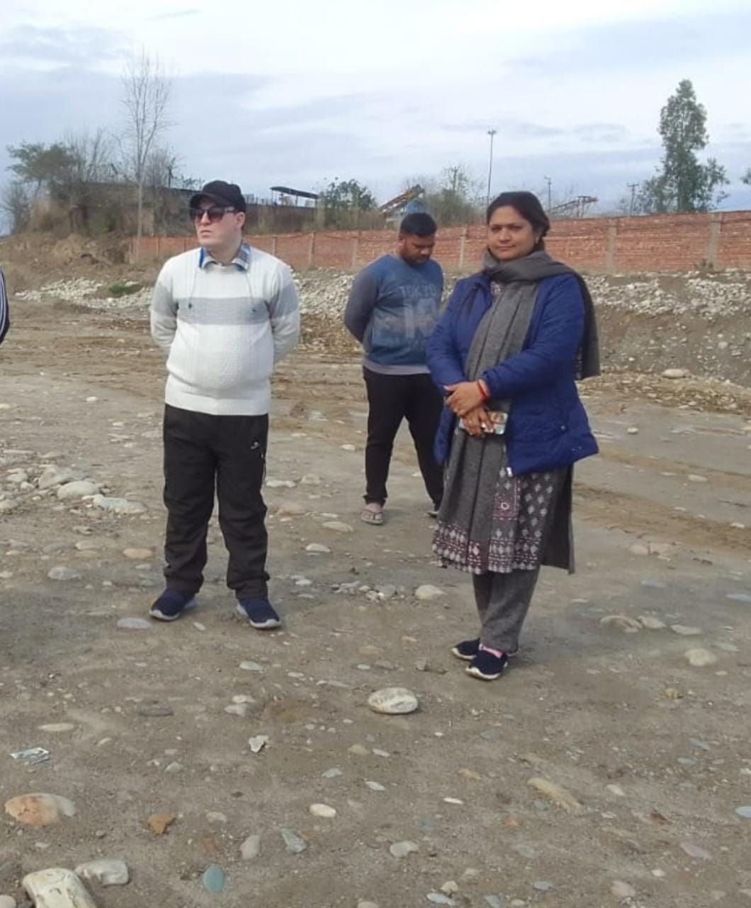 अवैध खनन/परिवहन में जिला खनन अधिकारी व तहसीलदार हरिद्वार ने टीम के साथ 2 ट्रैक्टर व 2 हाइवा ट्रक किये सीज