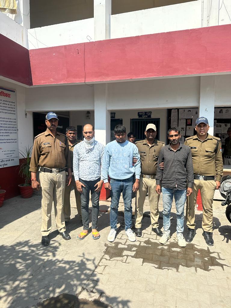 आपसी रंजिश के चलते आरोपी ने अपने साथियों संग दिया कार चोरी की घटना को अंजाम