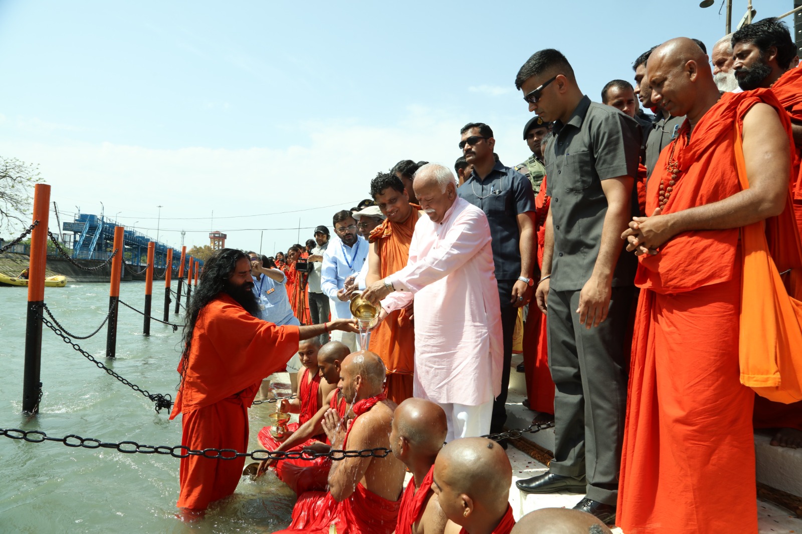 संन्यास दीक्षा महोत्सव-2023 का समापन, नवाँ दिन युवा संन्यासियों का देश सेवा में समर्पित होना रामराज्य तथा आध्यात्मिकभारत के स्वप्न को साकार करने जैसा संघ चालक मोहन भागवत