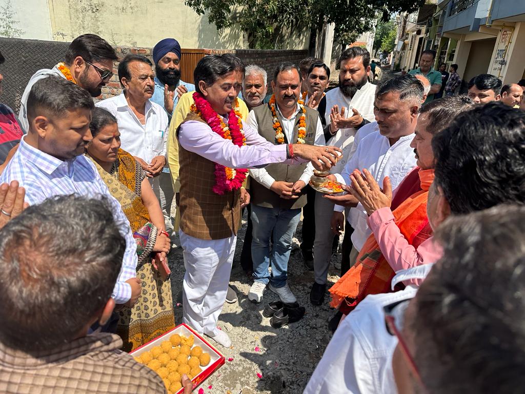 रानीपुर विधानसभा में बही विकास की गंगा आए दिन विधायक आदेश चौहान विकास कार्यों का कर रहे है लोकार्पण,