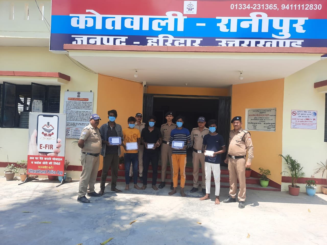 अलग-अलग स्थानों से अवैध चाकू व तमंचे के साथ 05 अभियुक्तों को किया गिरफ्तार