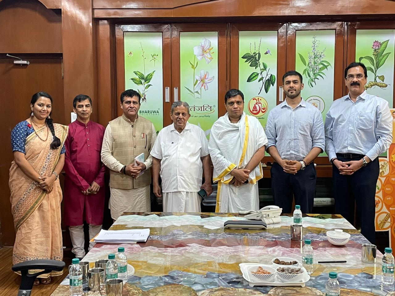 विश्वपटल पर योगासन खेल को स्थापित करने को हुआ मंथन: स्वामी रामदेव महाराज आचार्य बालकृष्ण महाराज