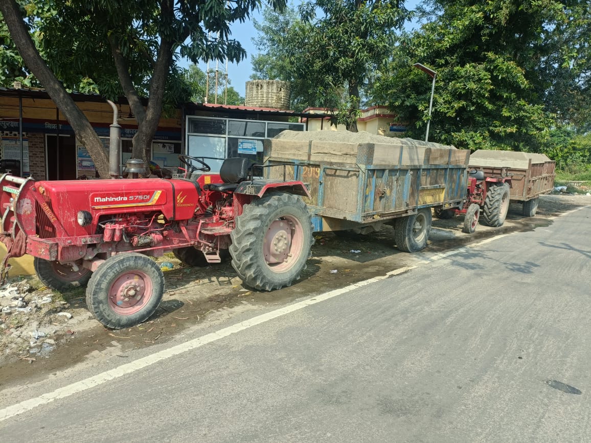 अवैध खनन में 2 ट्रेक्टर ट्रॉली को किया सीज