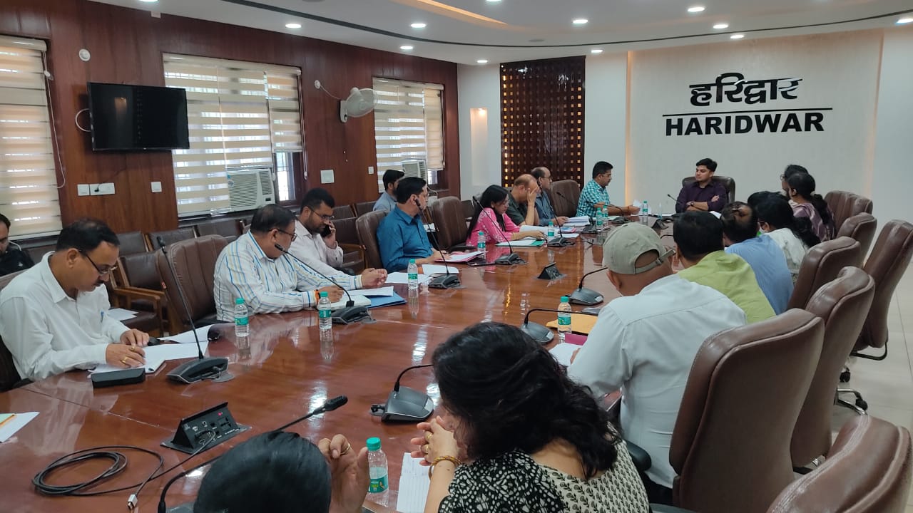 हरिद्वार मुख्य विकास अधिकारी प्रतीक जैन की अध्यक्षता में शुक्रवार को विकास भवन सभागार में आंगनबाड़ी भवन निर्माण के सम्बन्ध में एक बैठक आयोजित हुई। 