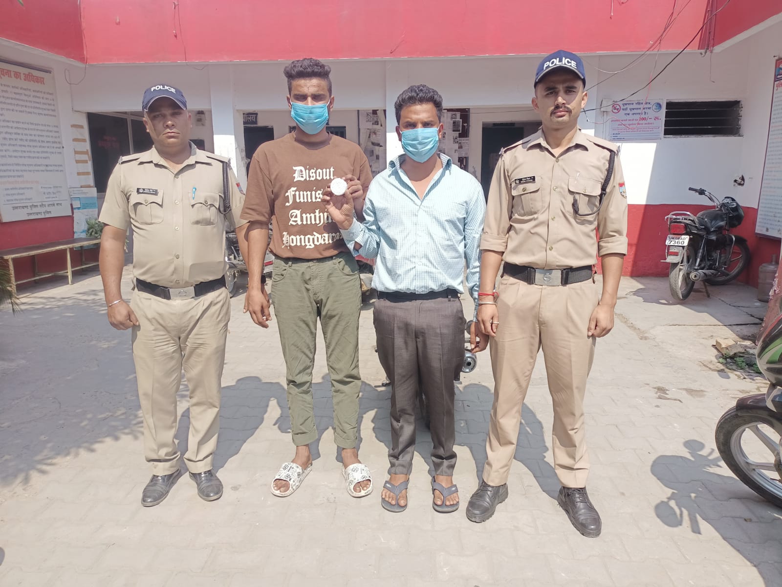 घर में घुस कर ज्वैलरी चोरी की घटना में 2 आरोपी अभियुक्तो को पुलिस ने किया गिरफ्तार।