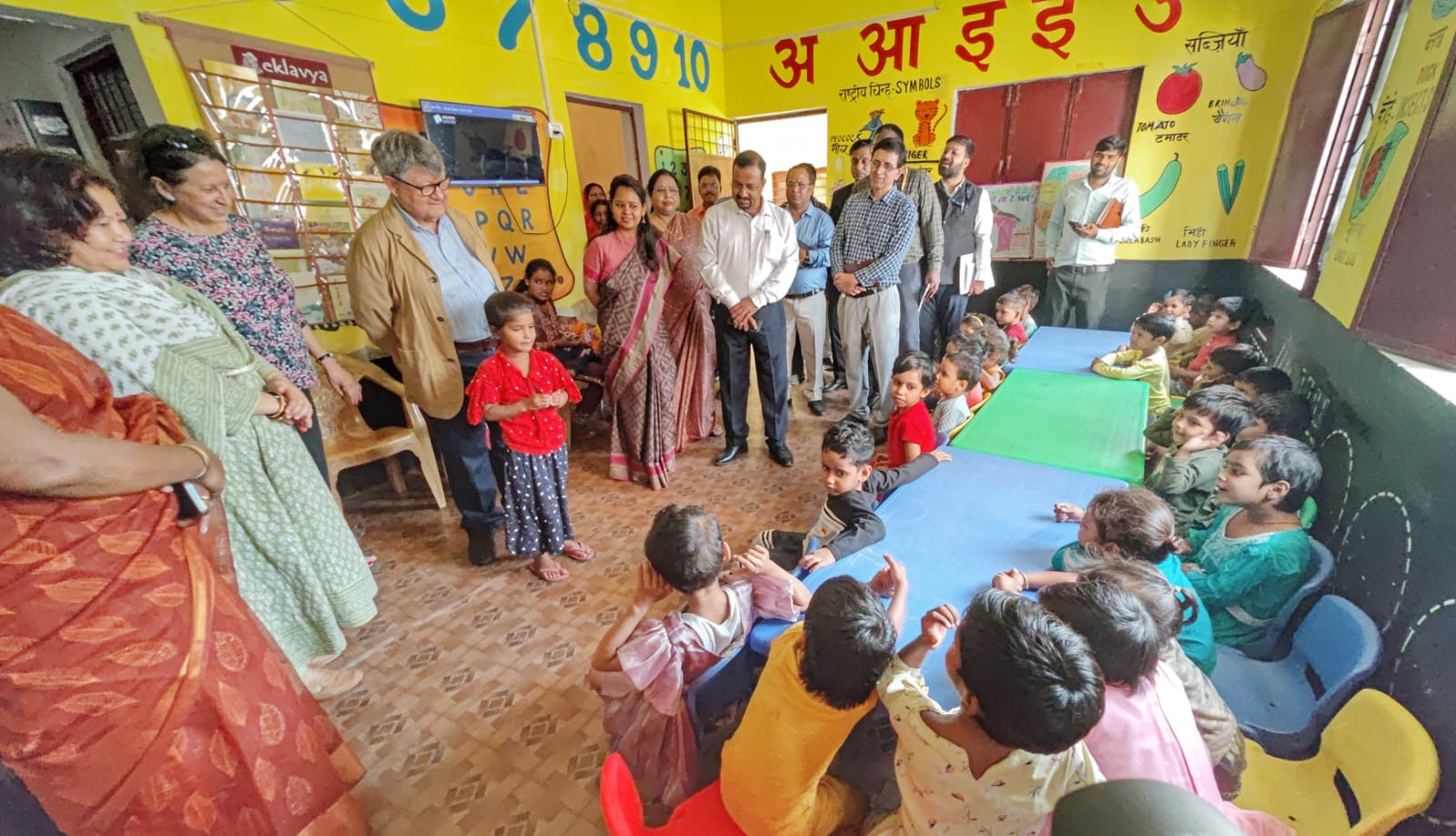 नीति आयोग के उपाध्यक्ष सुमन बेरी ने शुक्रवार को आकांक्षी ब्लॉक बहादराबाद के विभिन्न क्षेत्रों का स्थलीय निरीक्षण किया।