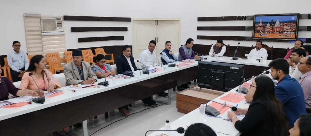 जिलाधिकारी कर्मेंद्र सिंह द्वारा कलेक्ट्रेट सभागार में प्रोग्राम फॉर सिविल सर्वेंट ऑफ बिम्सटेक देशों के जिसमें भूटान, श्रीलंका, म्यांमार और नेपाल के प्रशिक्षु  सम्मिलित थे, प्रशिक्षण कार्यक्रम की अध्यक्षता की।
