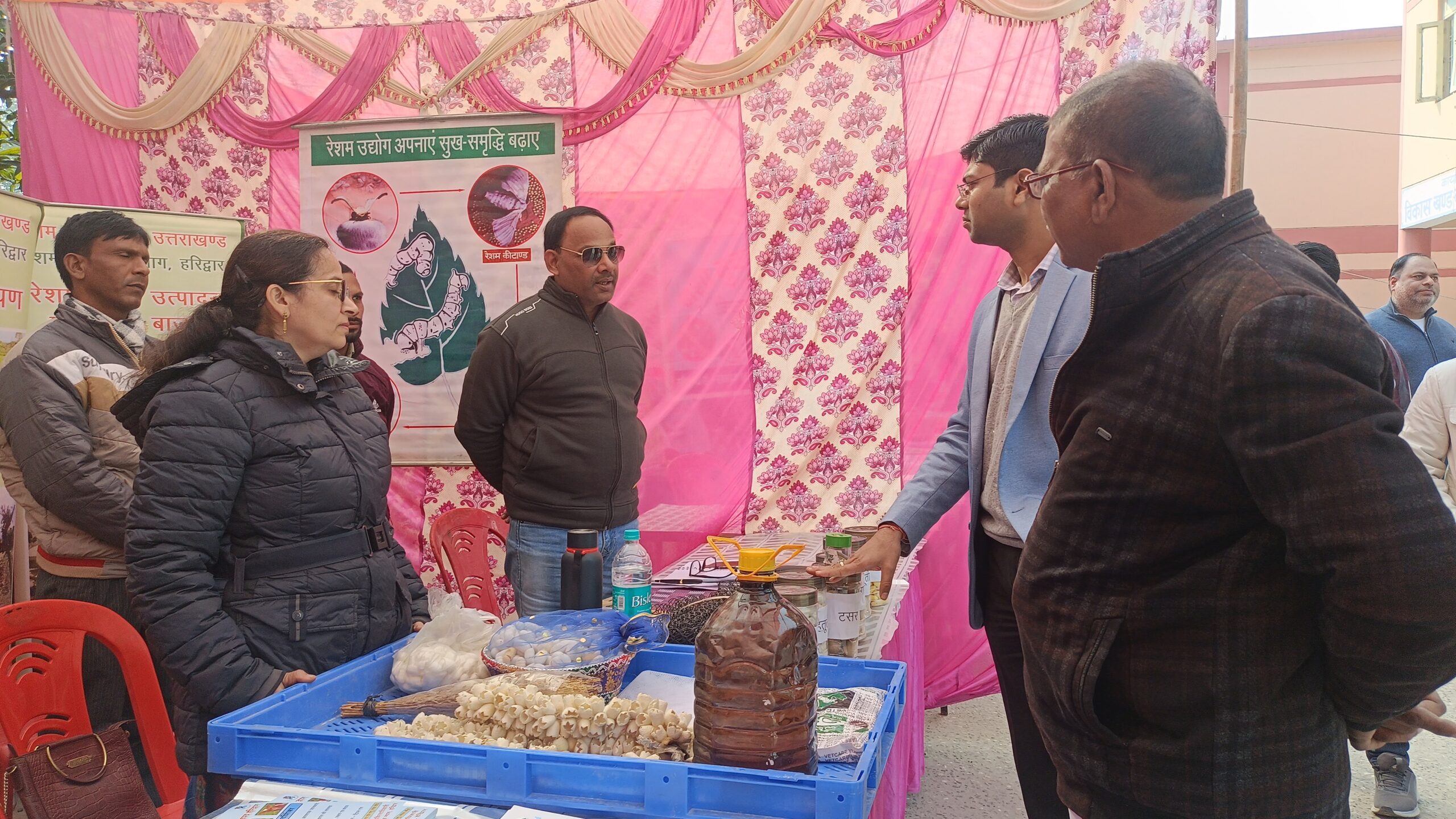 विकास खंड बहादराबाद में बृहस्पतिवार को एक बहुउद्देशीय शिविर का आयोजन किया गया।