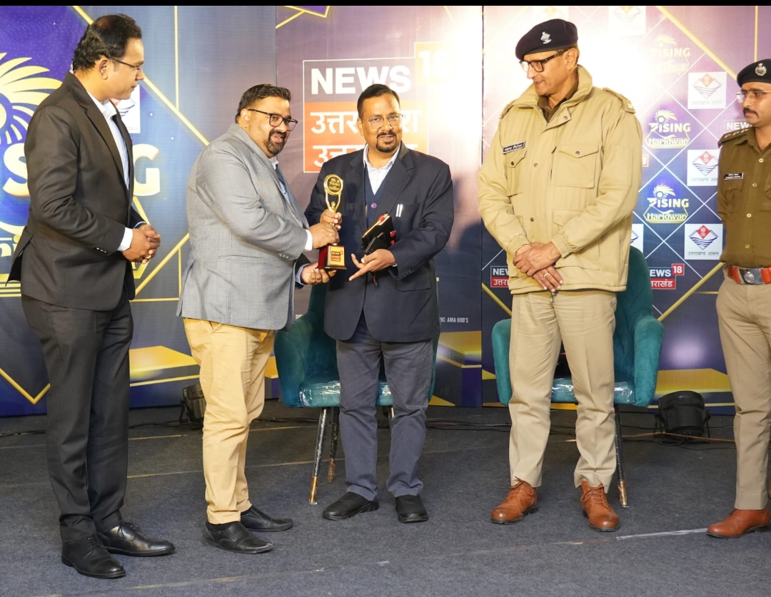 जिलाधिकारी कमेन्द्र सिंह द्वारा राइजिंग हरिद्वार कार्यक्रम के दौरान हरिद्वार में होने वाले विकास कार्यों और पर्यटन के क्षेत्र में धर्म नगरी के सौंर्दयीकरण के बारे में देर सायं की चर्चा।