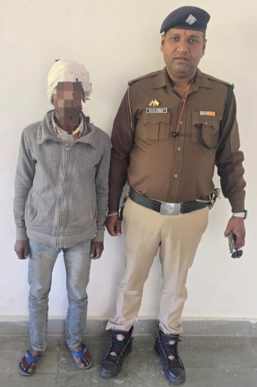  पथरी पुलिस ने 5000 के इनामी आरोपी अभियुक्त को किया गिरफ्तार।  थाना पथरी पुलिस एवं सीआईयू की संयुक्त टीम को मिली सफलता