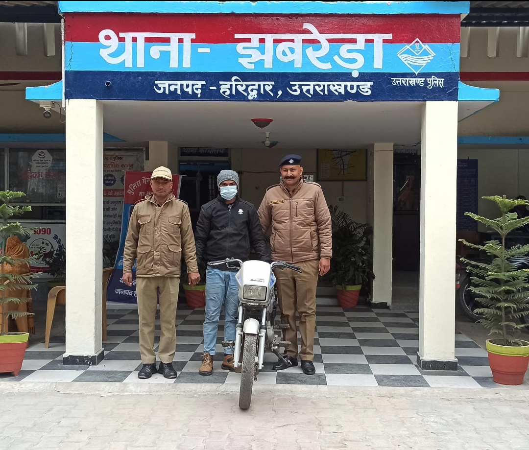 ₹5000/- के ईनामी बदमाश आरोपी अभियुक्त को पुलिस ने किया गिरफ़्तार।  आरोपी ने अपने साथियों के साथ मिलकर झबरेडा, गंगनहर व देवबंद थाना क्षेत्र में लूट की घटनाओं को दिया था अंजाम