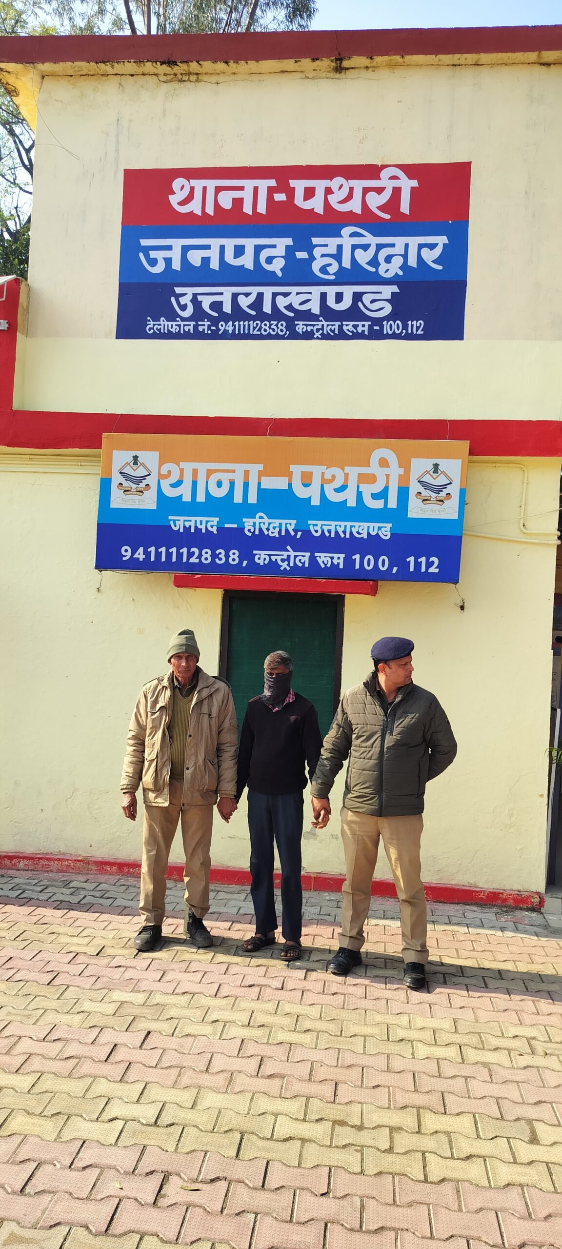 हरिद्वार पुलिस ने पथरी से चोरी हुआ ट्रक किया बरामद  UK से HP नंबर प्लेट बदल कर, कर रहे थे मालढुलाई  पुलिस टीम द्वारा पथरी से लेकर हरियाणा और गुजरात तक के खंगाल डाले  800 सीसीटीवी कैमरे